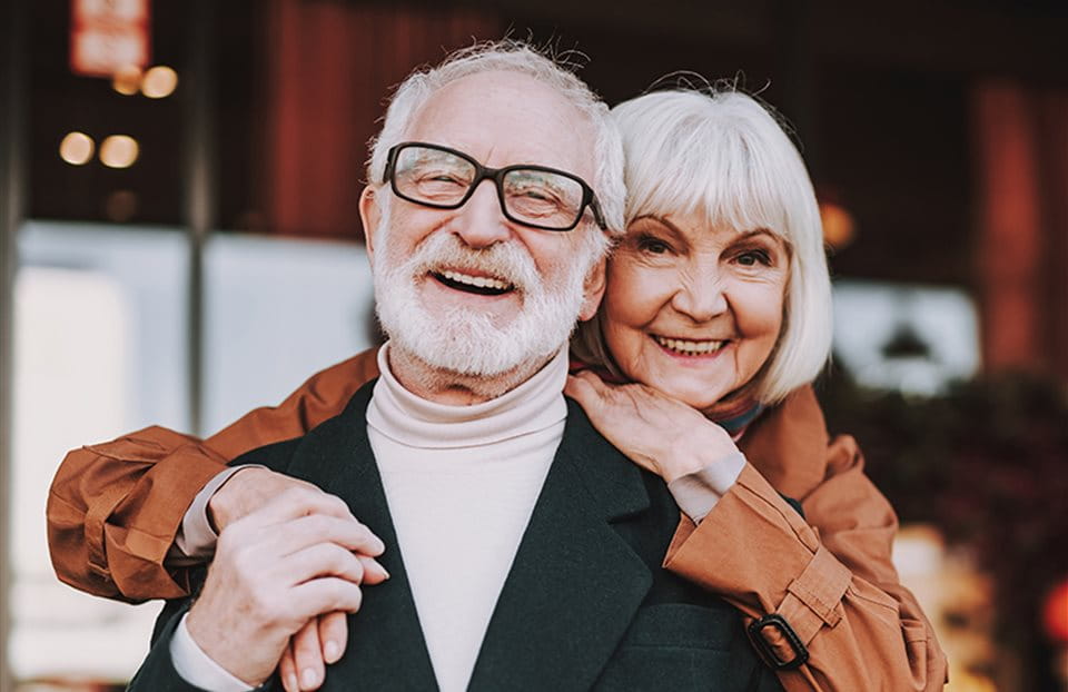 Couple âgé heureux Couple âgé heureux