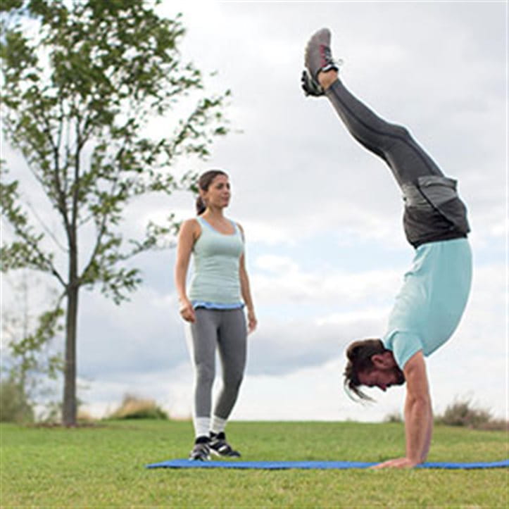 Un homme et une femme sportifs Un homme et une femme sportifs