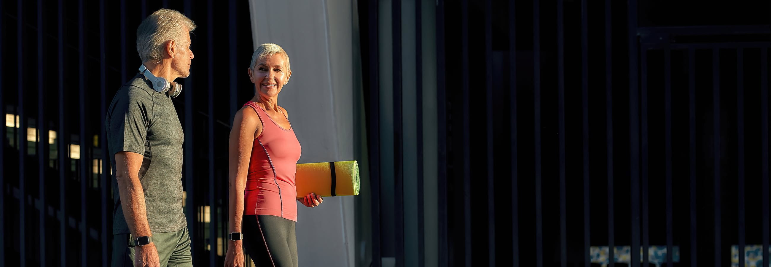 La coppia va allo yoga  La coppia va allo yoga
