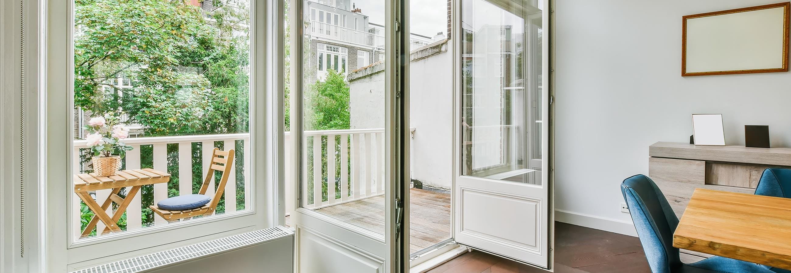 Wohnung mit offener Balkontüre