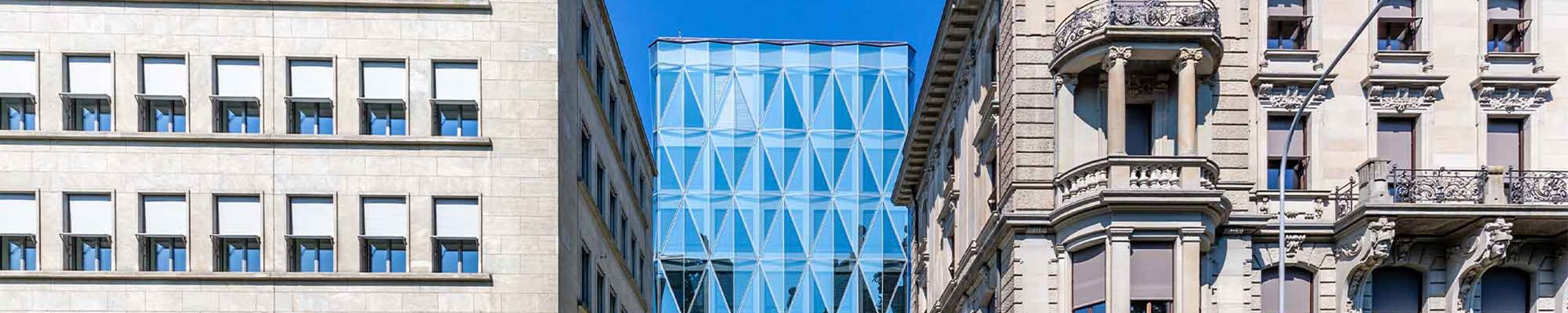 Fassade des Quai Campus am Mythenquai in Zürich