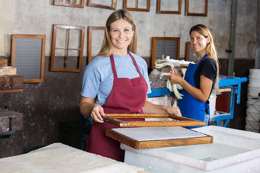 Due donne lavorano
