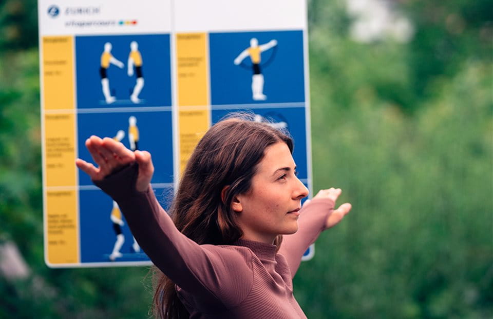 Donna che fa esercizio Donna che fa esercizio