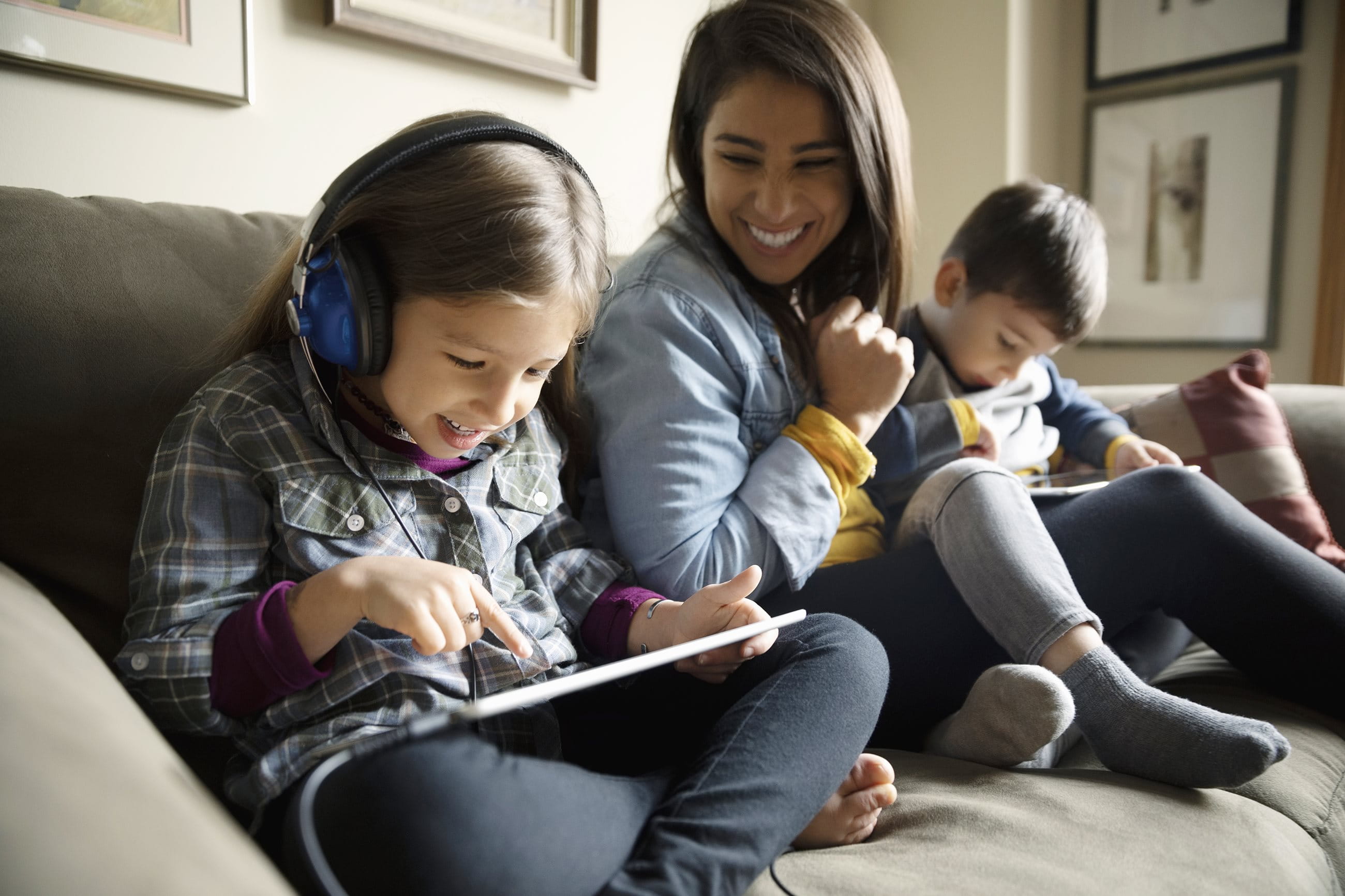 La famiglia al tablet